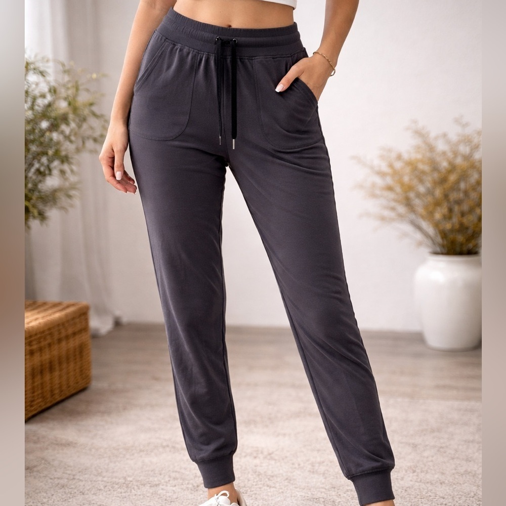 Zyia active ankle joggers
Size medium